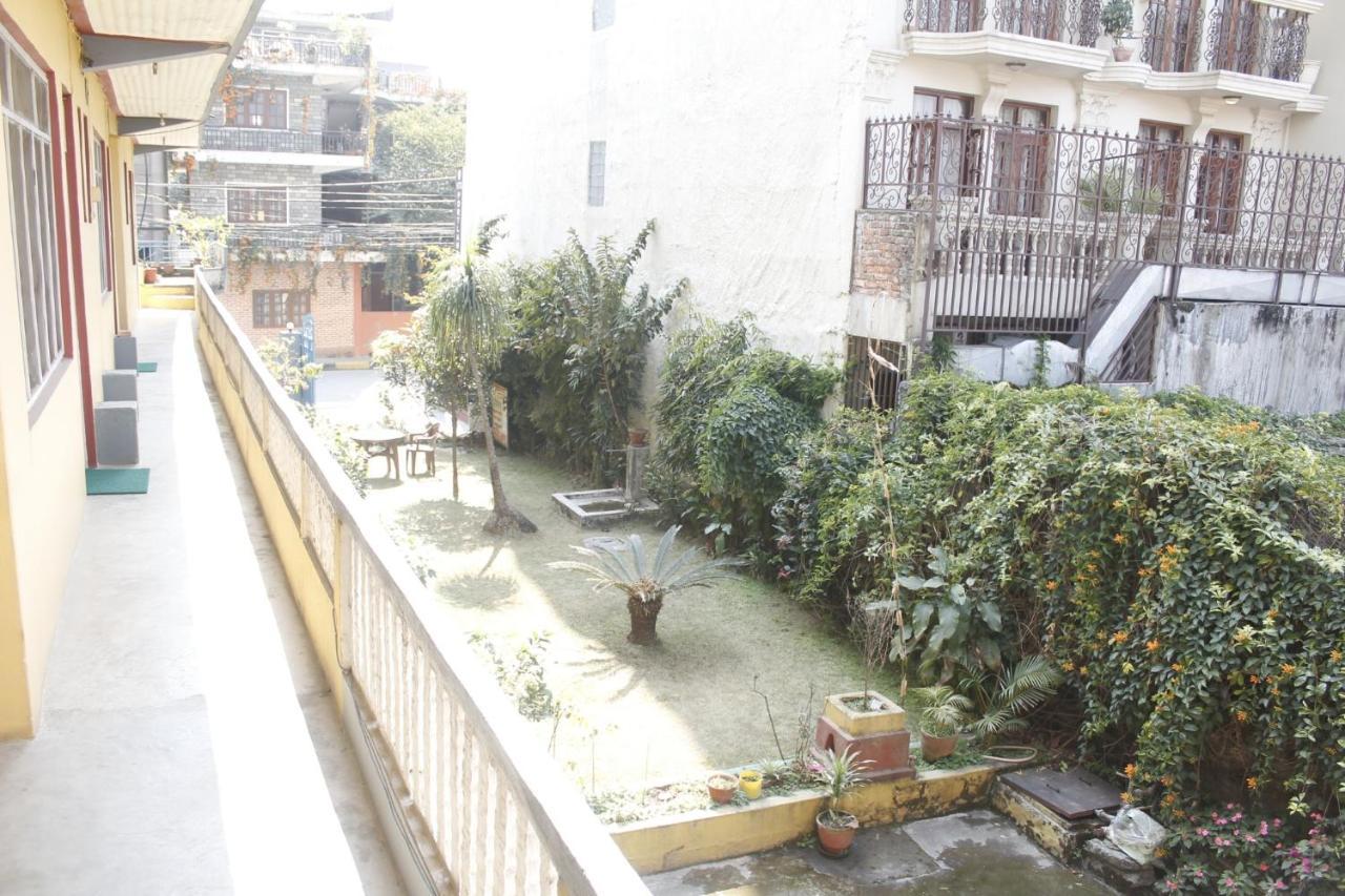 Pushpa Guest House Pokhara Exterior foto